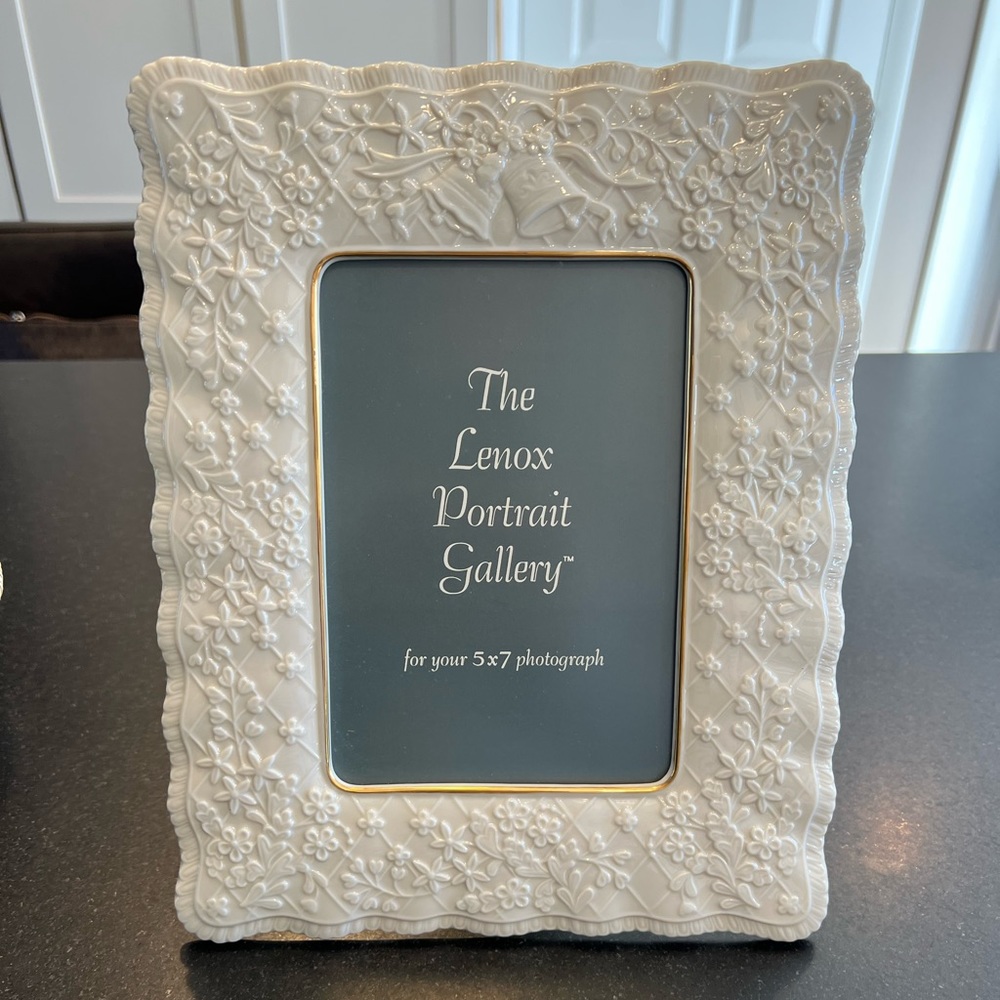 LENOX PHOTO FRAME